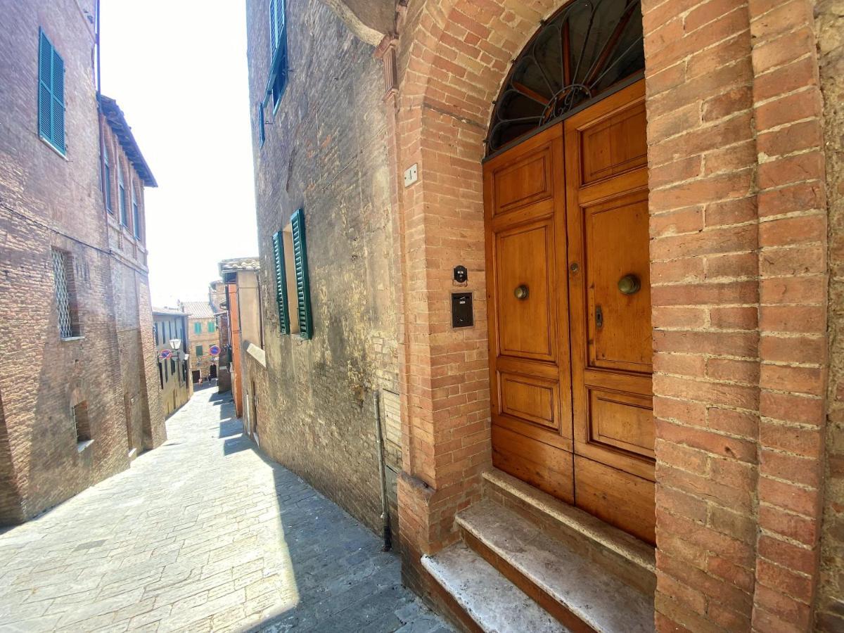 La Fonte-With Balcony Close By Piazza Del Campo Сієна Екстер'єр фото